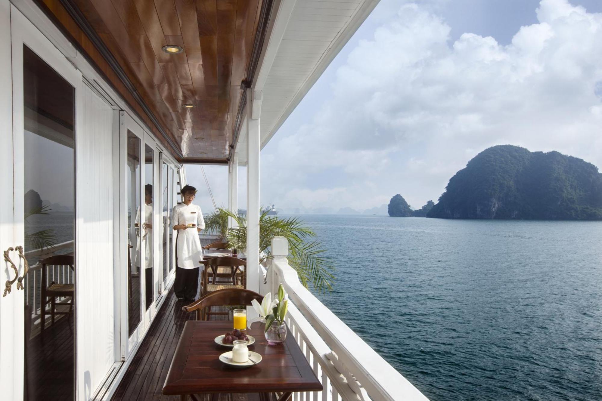 Hera Boutique Cruise Ha Long Bay Exterior photo