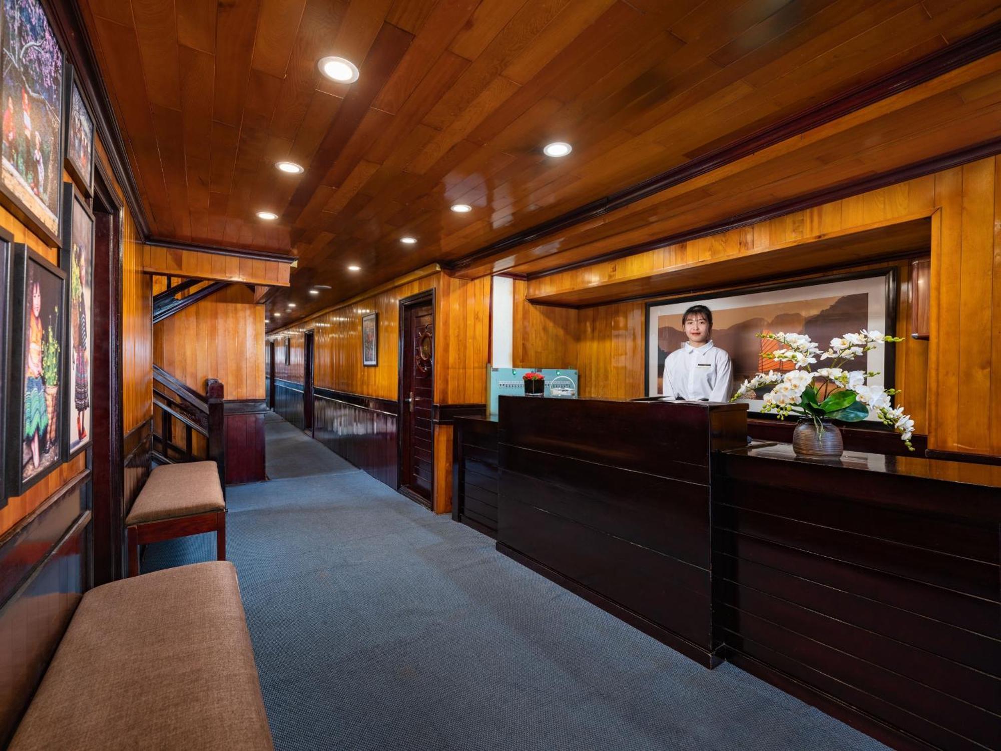 Hera Boutique Cruise Ha Long Bay Exterior photo