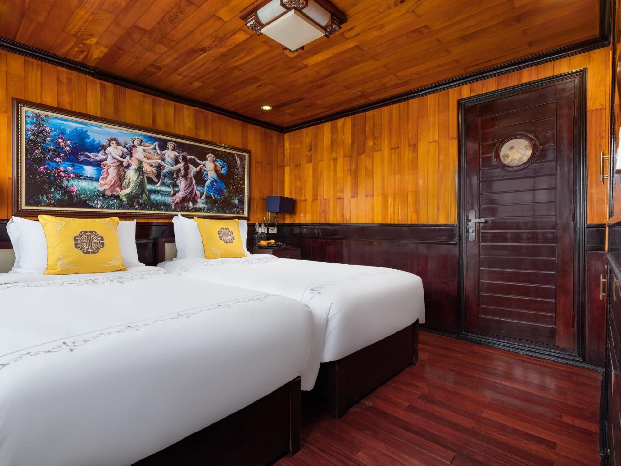 Hera Boutique Cruise Ha Long Bay Exterior photo
