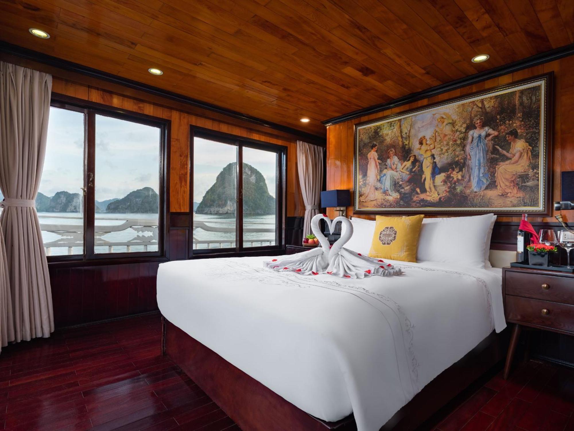Hera Boutique Cruise Ha Long Bay Exterior photo