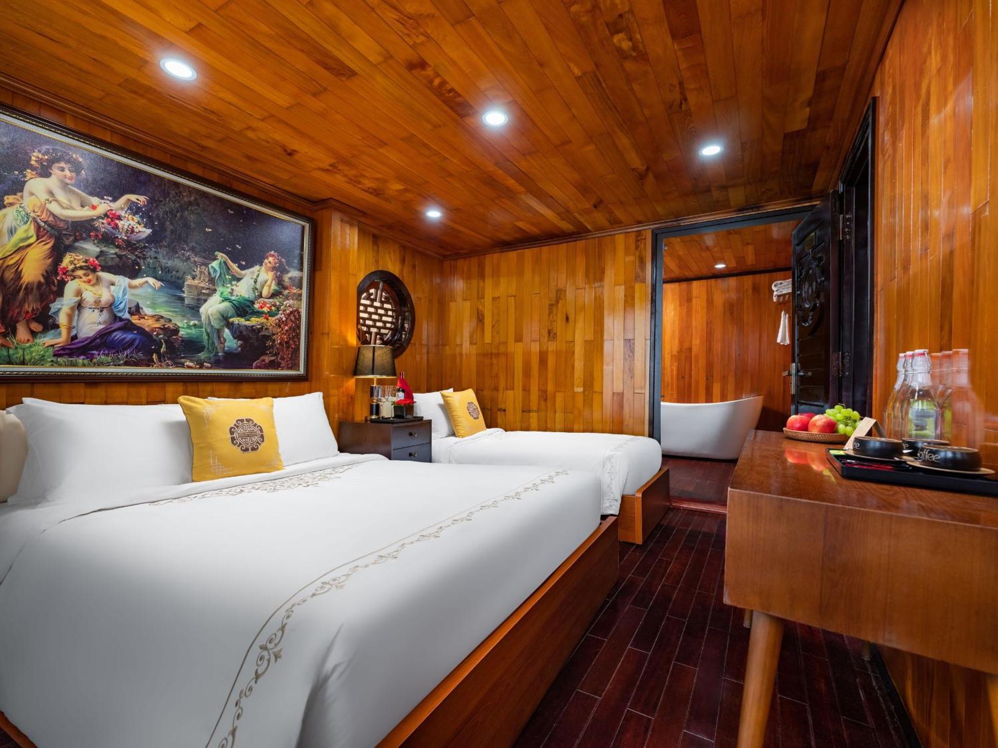 Hera Boutique Cruise Ha Long Bay Exterior photo