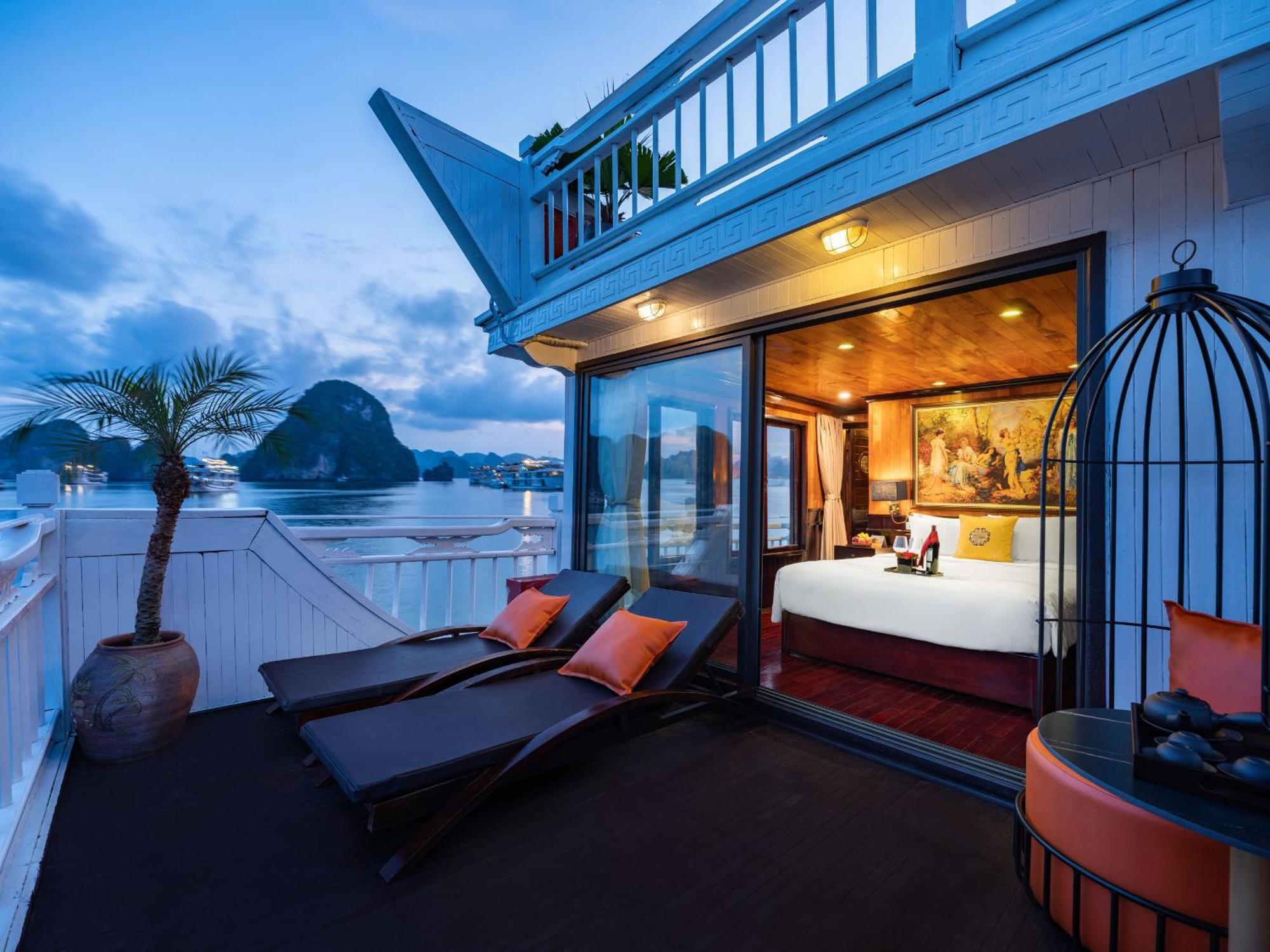 Hera Boutique Cruise Ha Long Bay Exterior photo