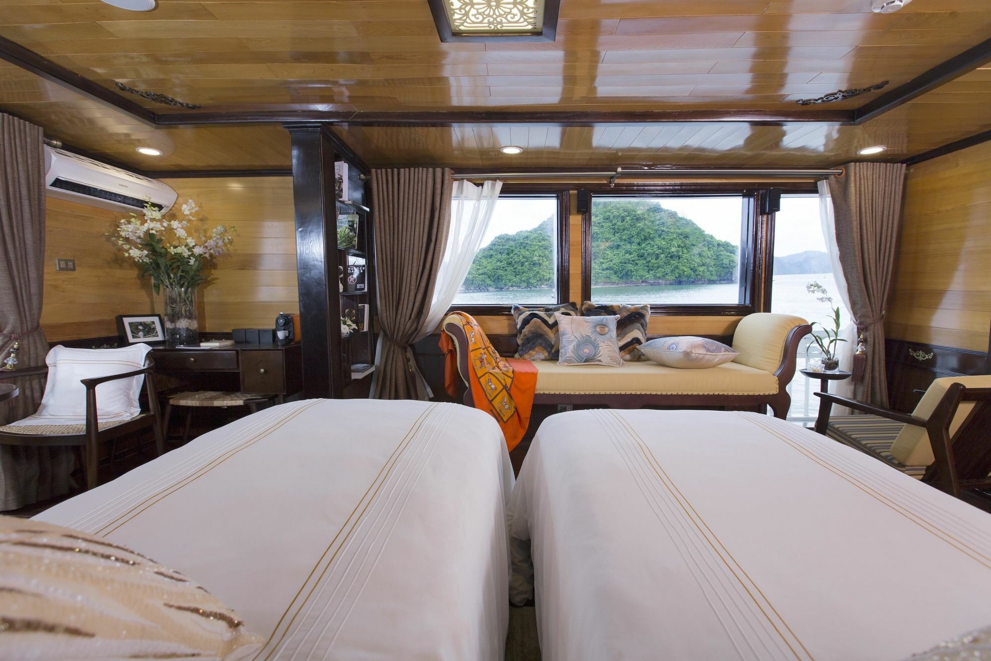 Hera Boutique Cruise Ha Long Bay Exterior photo