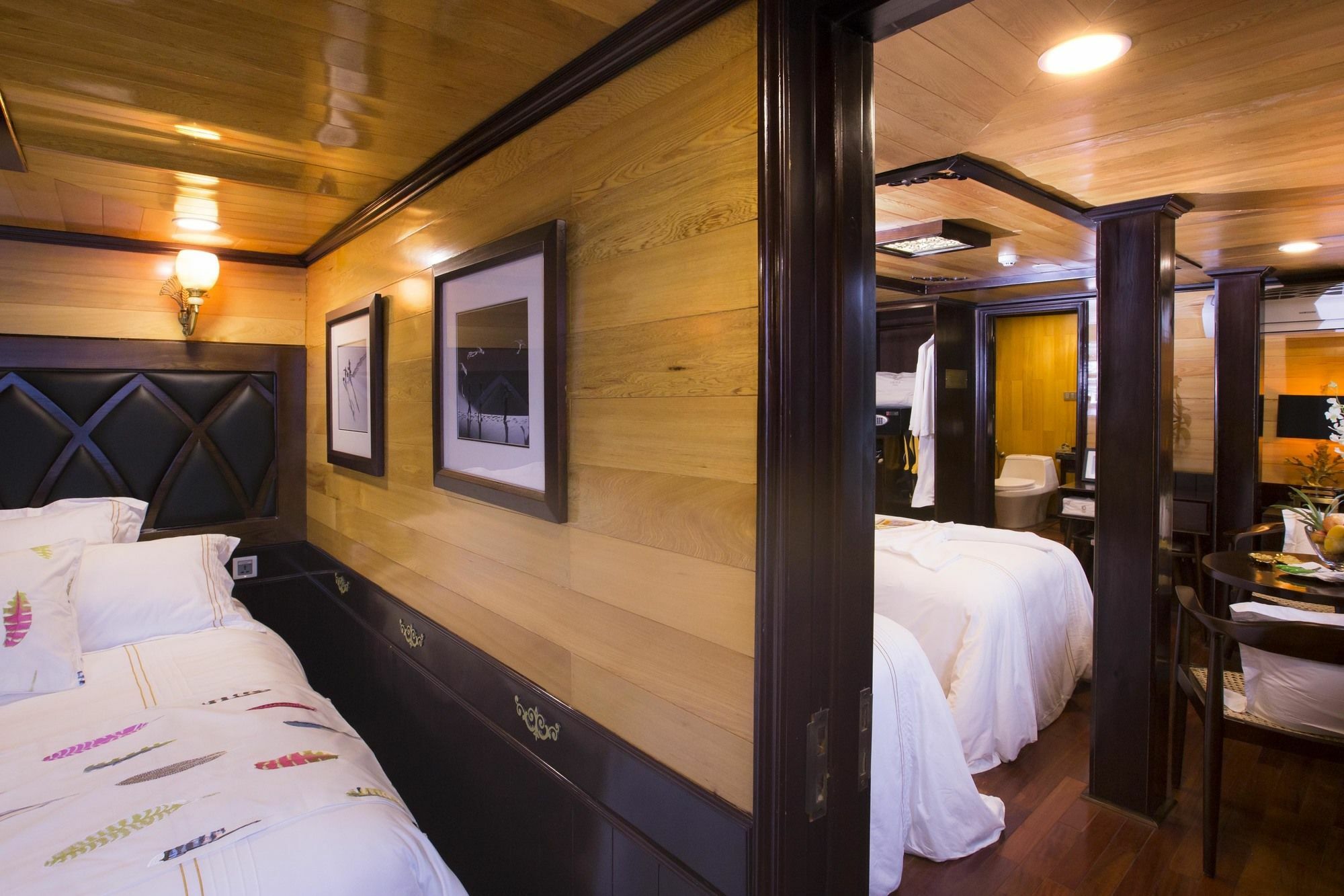 Hera Boutique Cruise Ha Long Bay Exterior photo