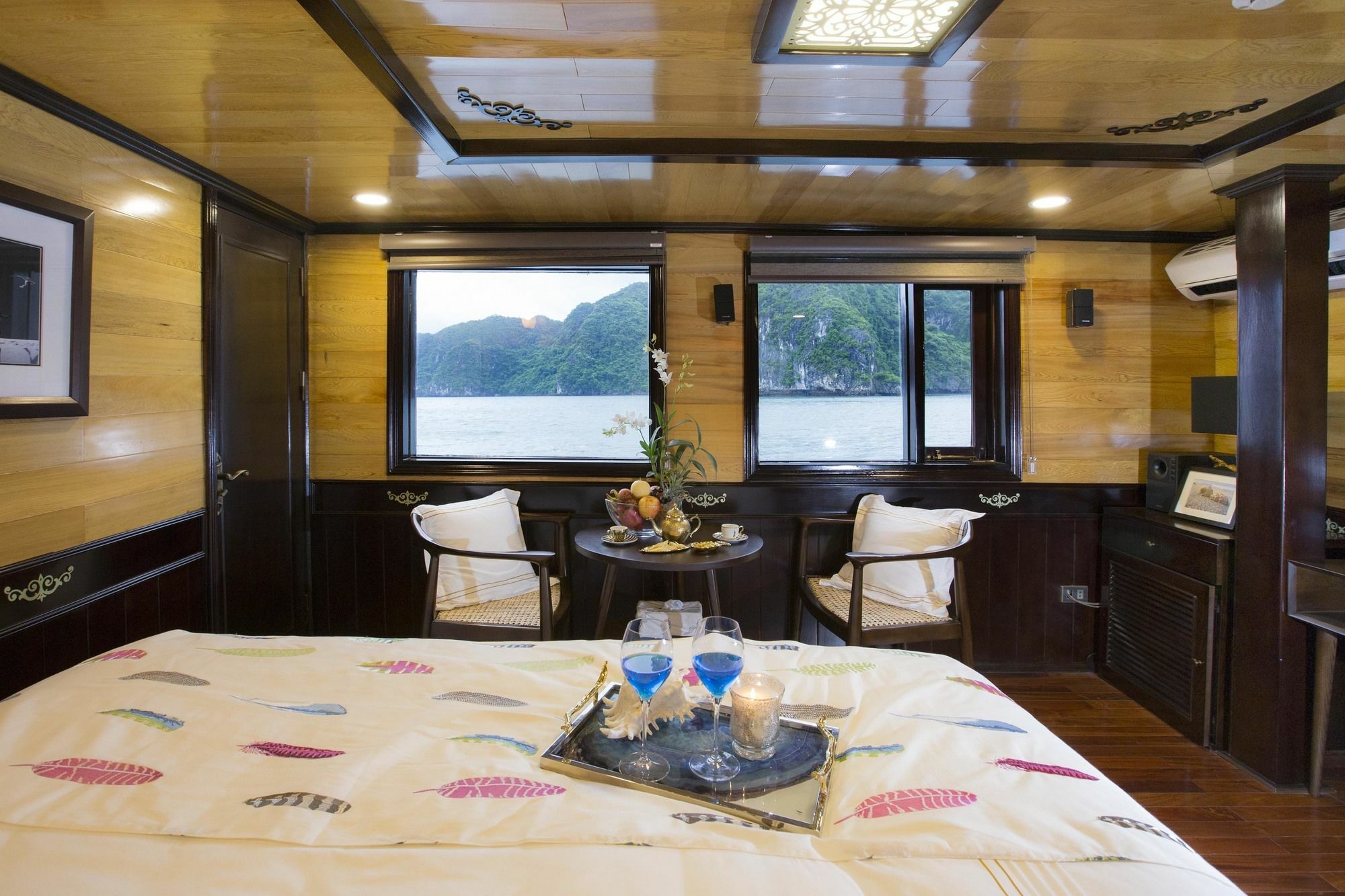 Hera Boutique Cruise Ha Long Bay Exterior photo