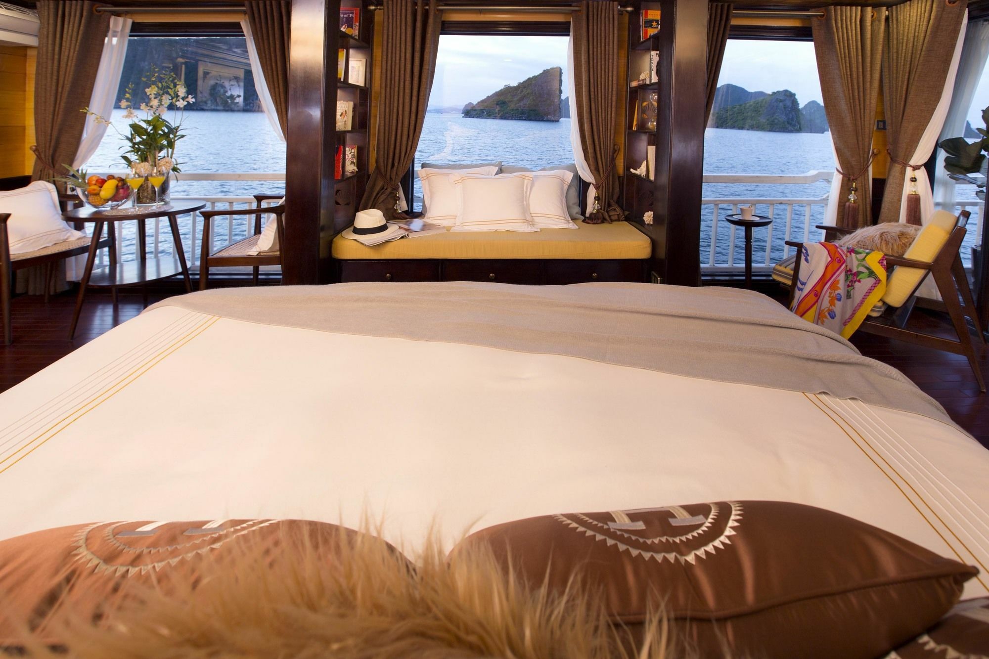 Hera Boutique Cruise Ha Long Bay Exterior photo