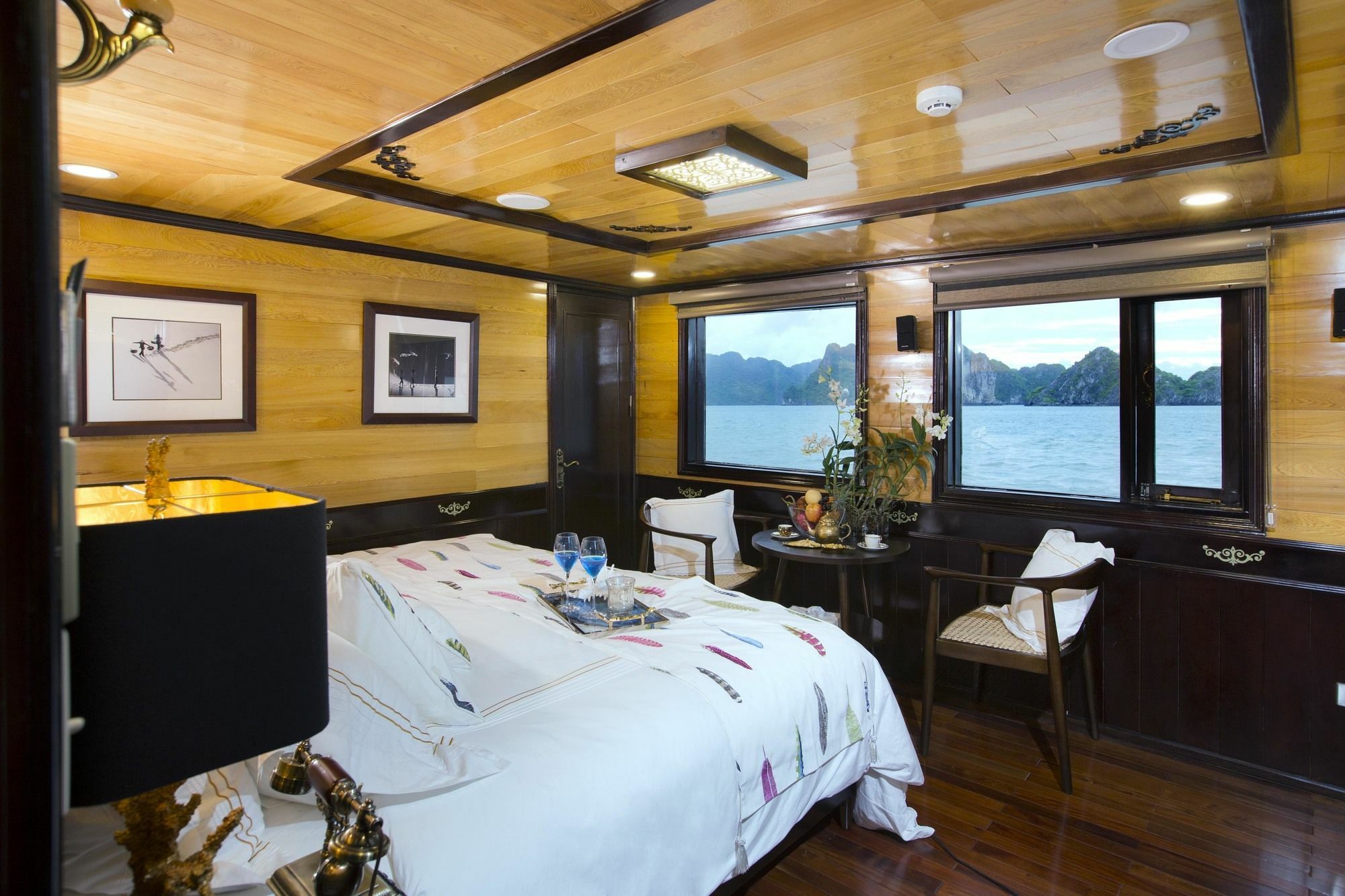 Hera Boutique Cruise Ha Long Bay Exterior photo