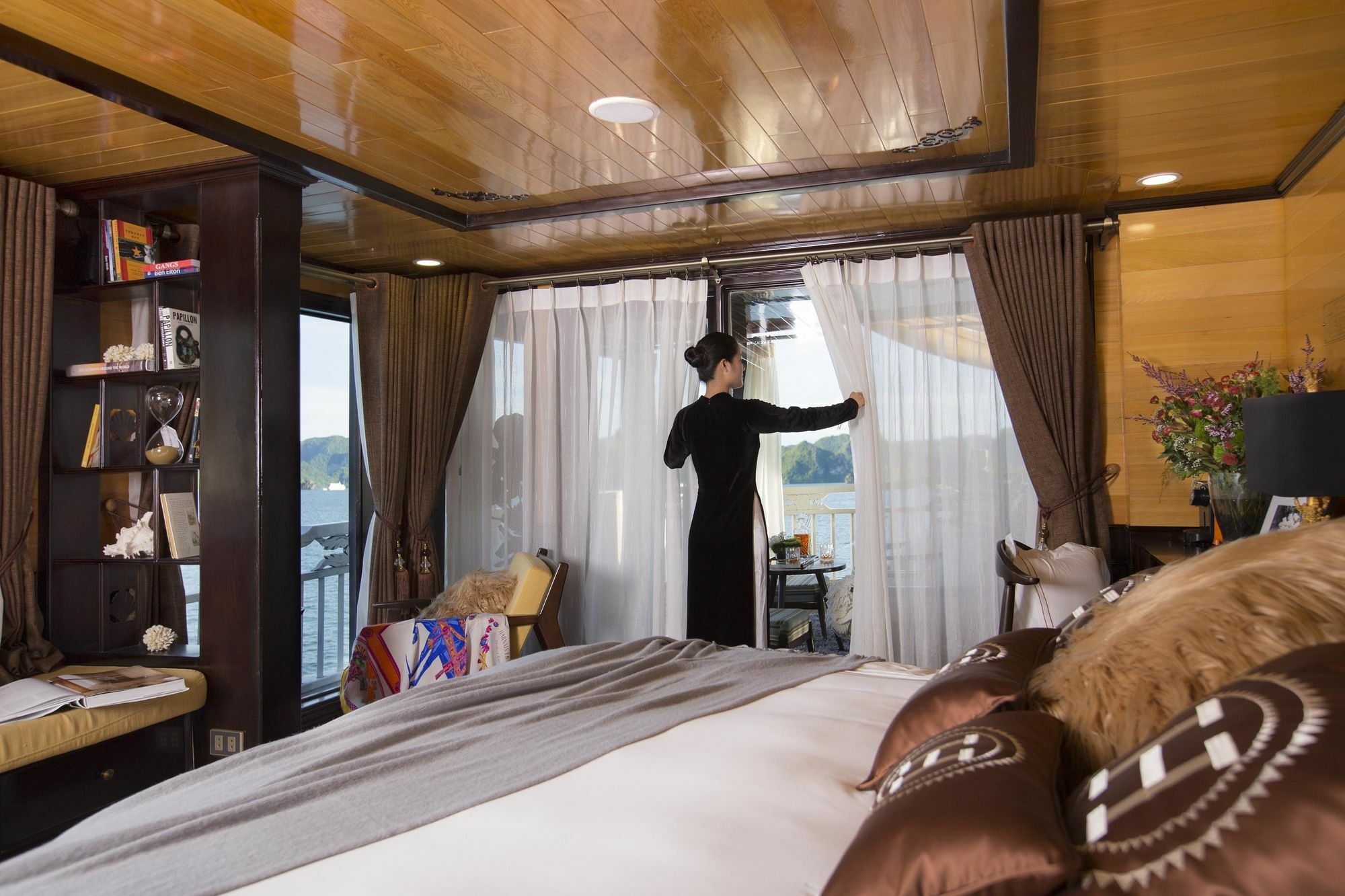 Hera Boutique Cruise Ha Long Bay Exterior photo