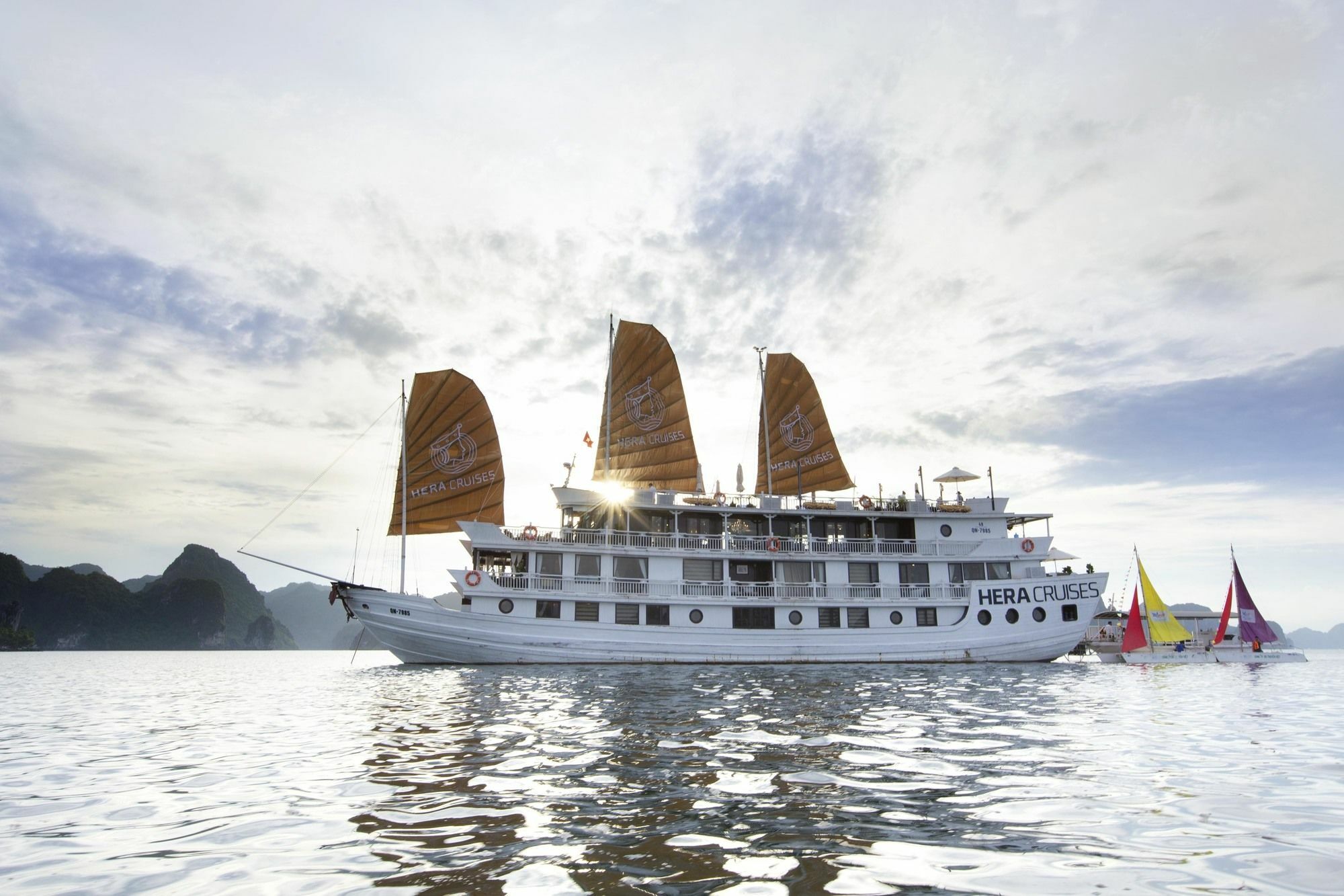 Hera Boutique Cruise Ha Long Bay Exterior photo